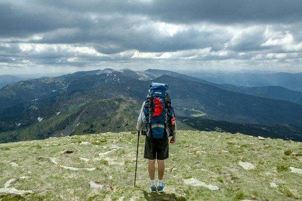 Quels sont les meilleurs sentiers pour une randonnée dans les montagnes de l'Atlas marocain?