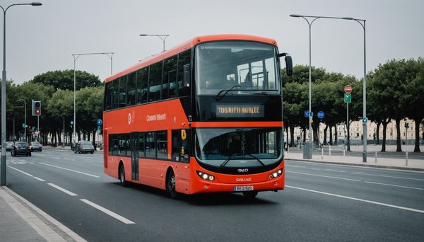 Voyage en bus de toulon à paris : prix, horaires et astuces